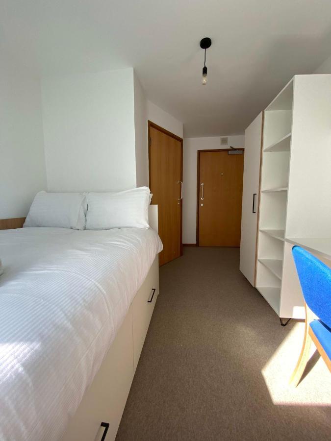 Regency Hall Smart Cheltenham Ensuite Rooms B المظهر الخارجي الصورة