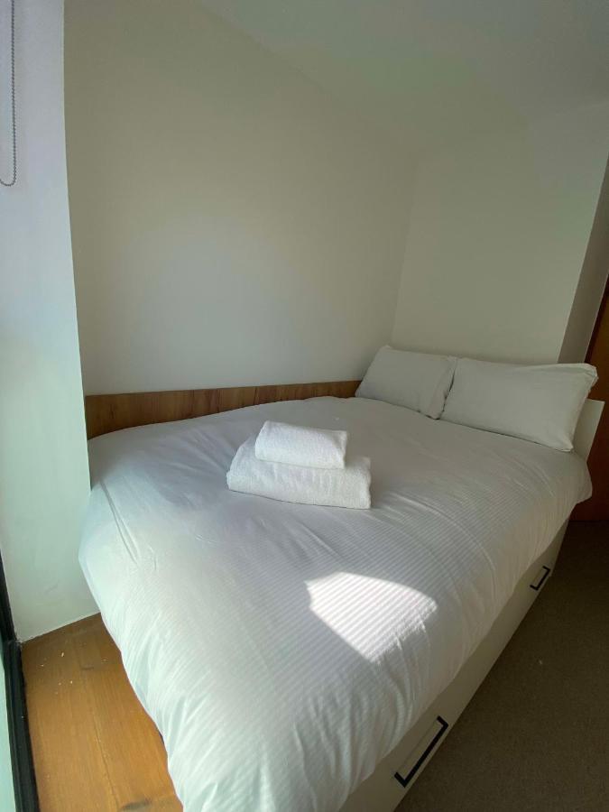 Regency Hall Smart Cheltenham Ensuite Rooms B المظهر الخارجي الصورة